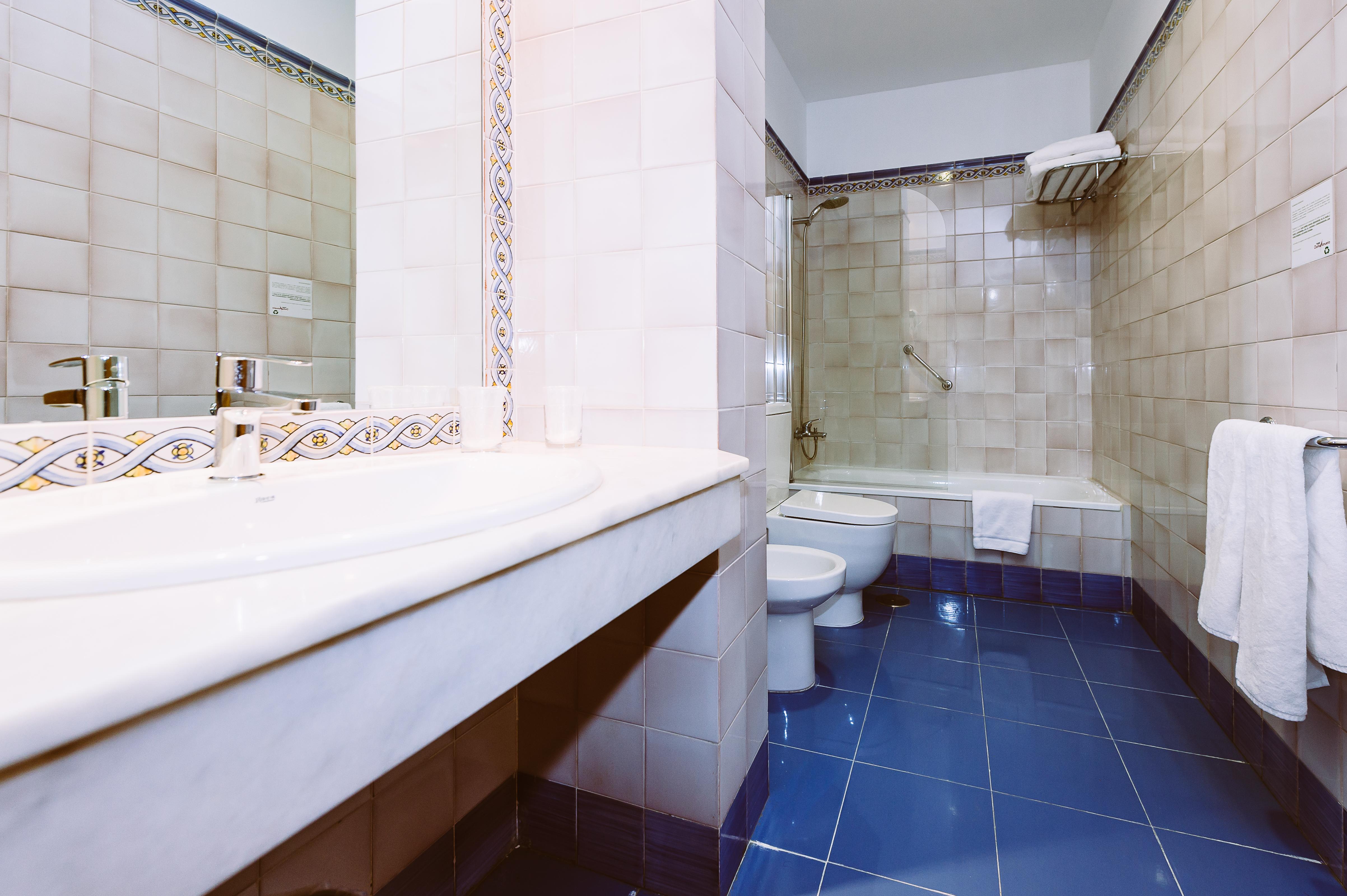 Basic Hotel Dona Manuela Σεβίλλη Εξωτερικό φωτογραφία
