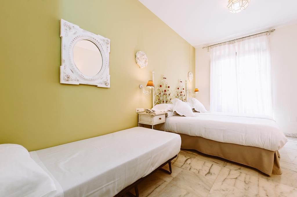 Basic Hotel Dona Manuela Σεβίλλη Εξωτερικό φωτογραφία