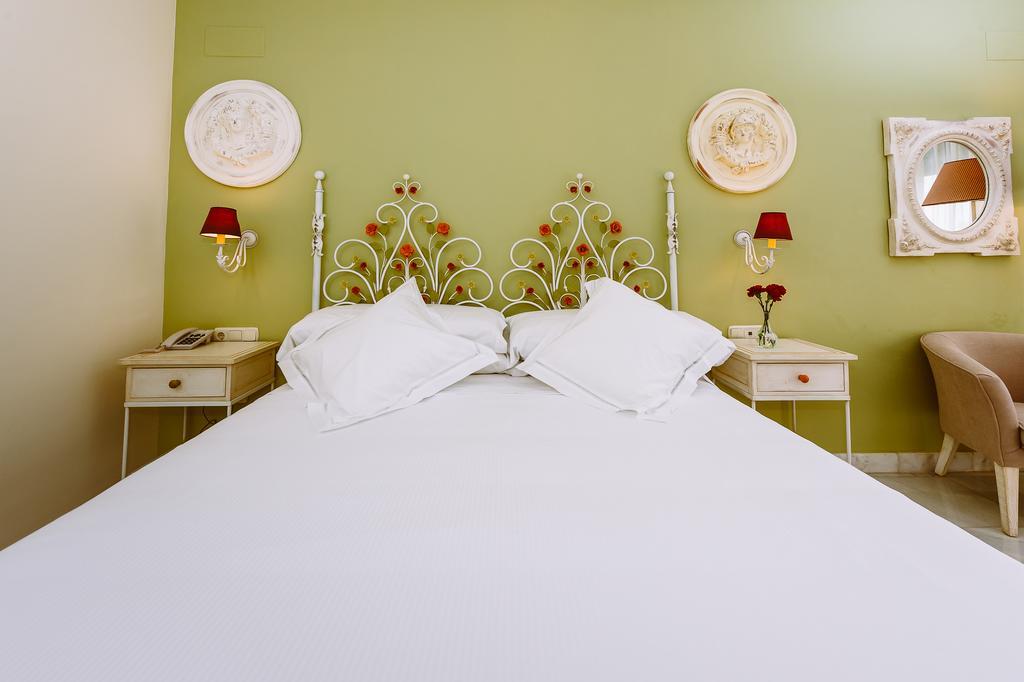 Basic Hotel Dona Manuela Σεβίλλη Εξωτερικό φωτογραφία