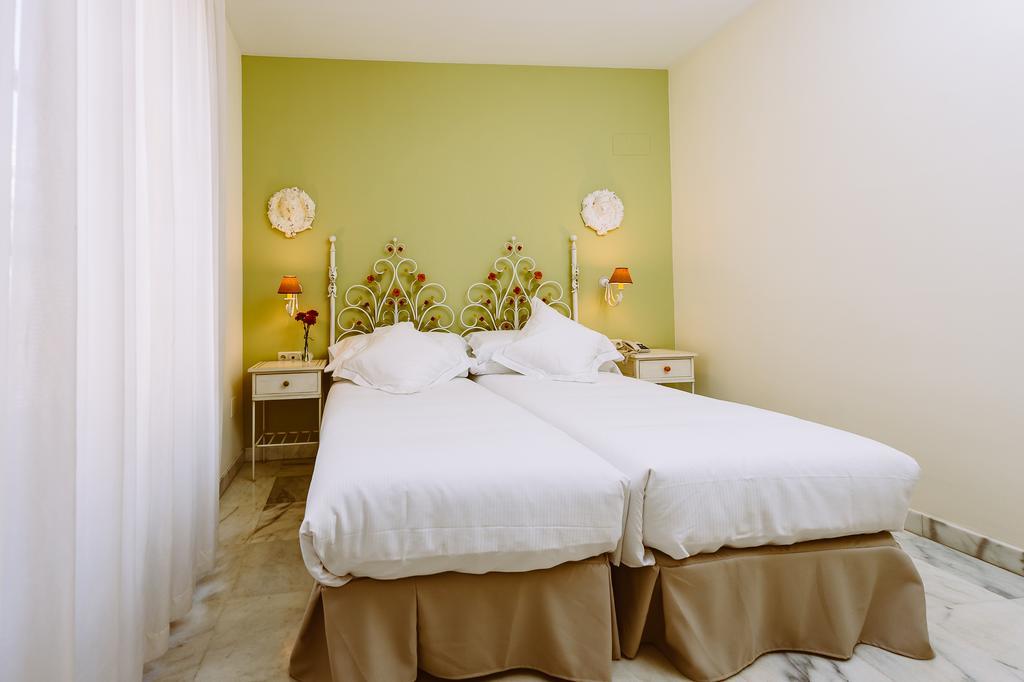 Basic Hotel Dona Manuela Σεβίλλη Εξωτερικό φωτογραφία