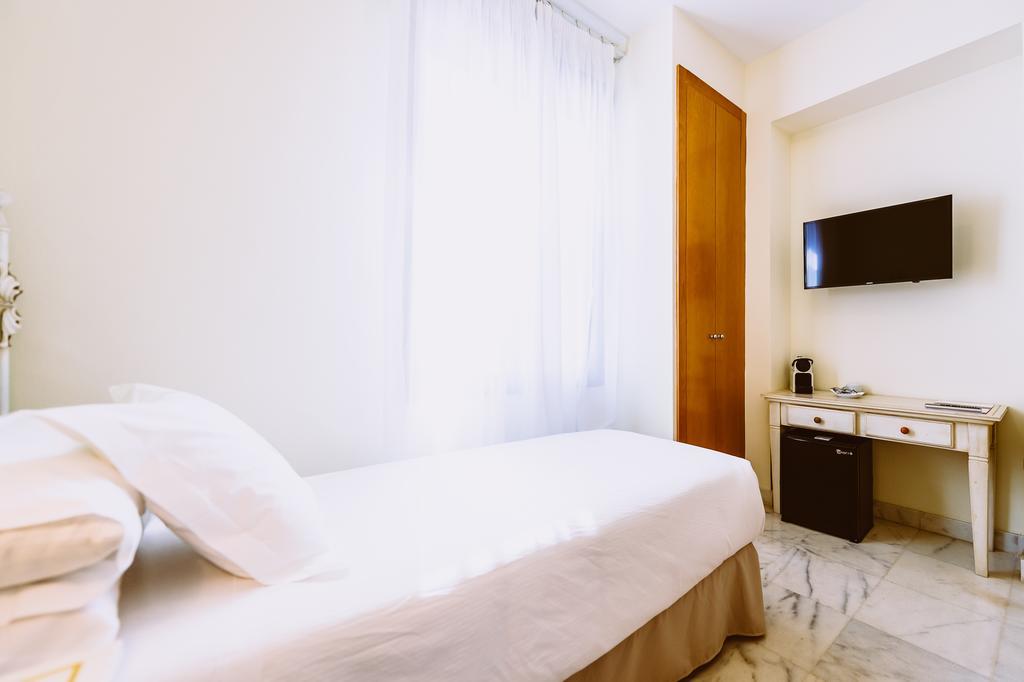 Basic Hotel Dona Manuela Σεβίλλη Εξωτερικό φωτογραφία