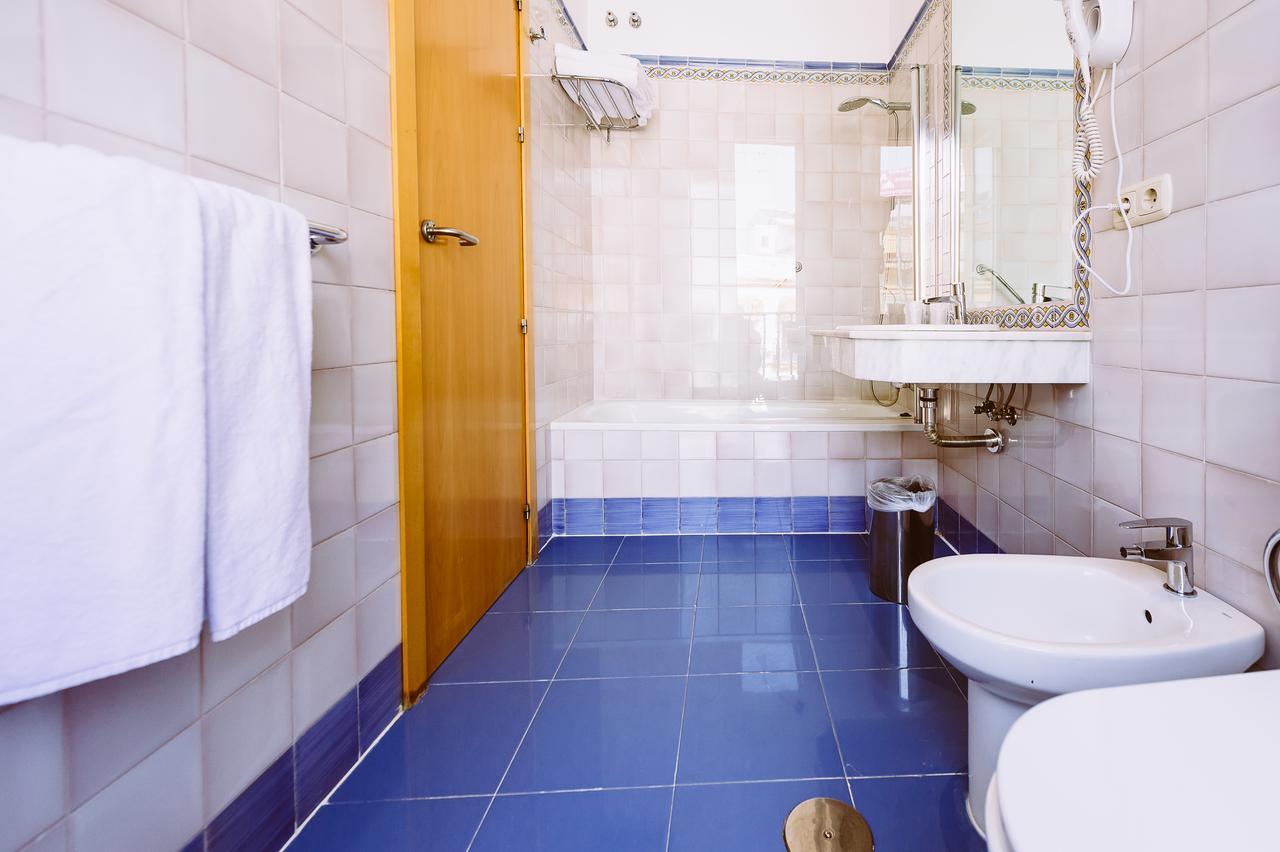 Basic Hotel Dona Manuela Σεβίλλη Εξωτερικό φωτογραφία