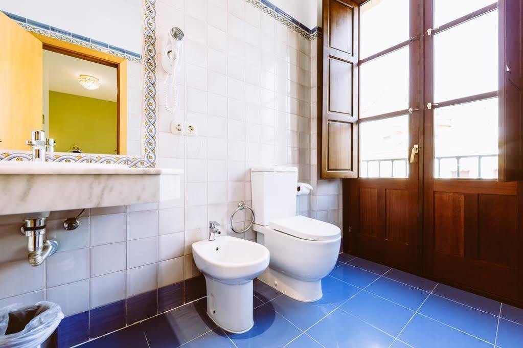 Basic Hotel Dona Manuela Σεβίλλη Εξωτερικό φωτογραφία