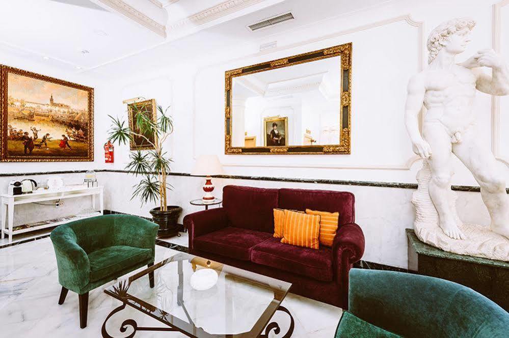 Basic Hotel Dona Manuela Σεβίλλη Εξωτερικό φωτογραφία