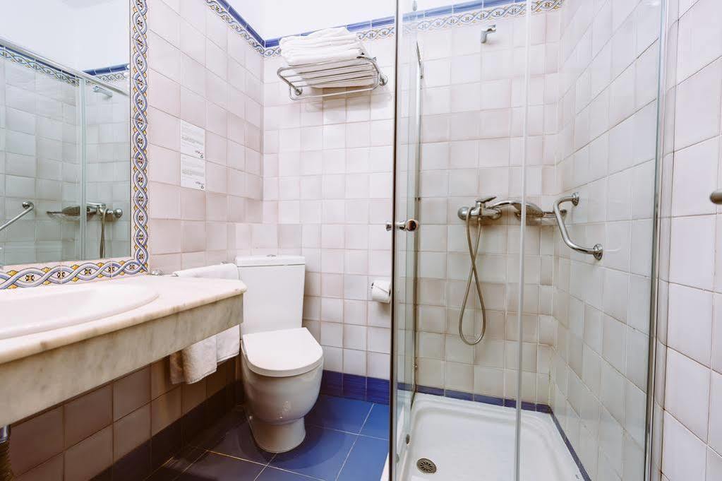 Basic Hotel Dona Manuela Σεβίλλη Εξωτερικό φωτογραφία